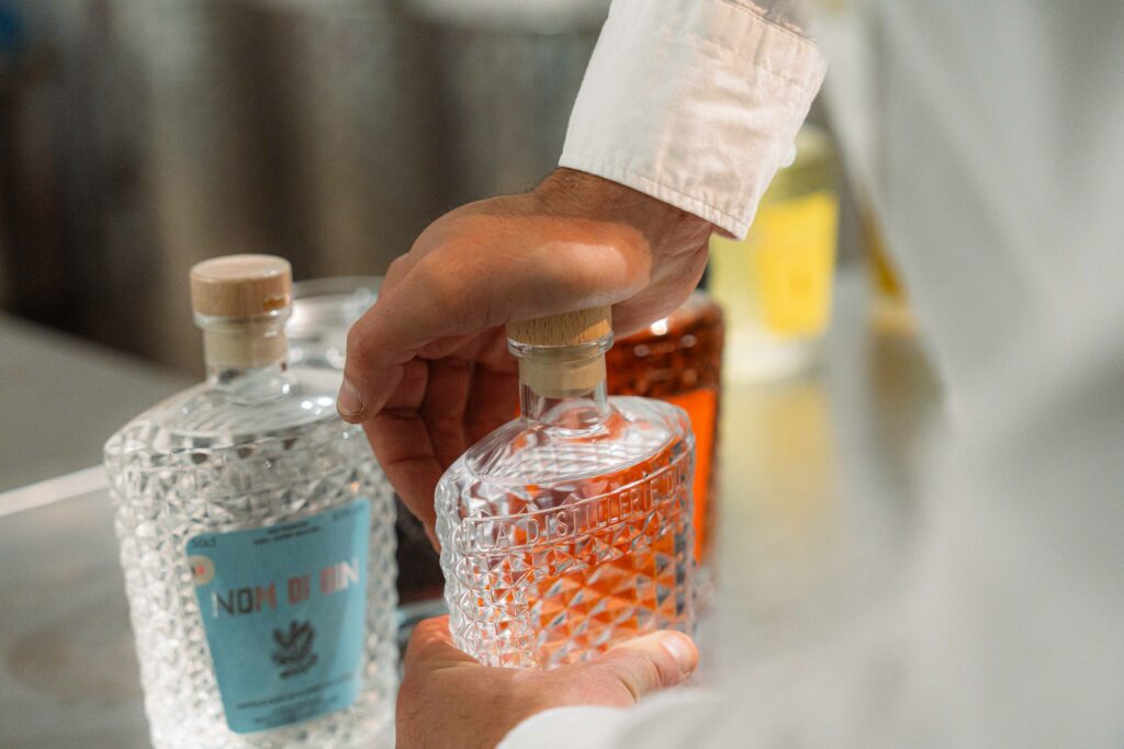 Équipe Distillerie du Fays – service client gin sur mesure